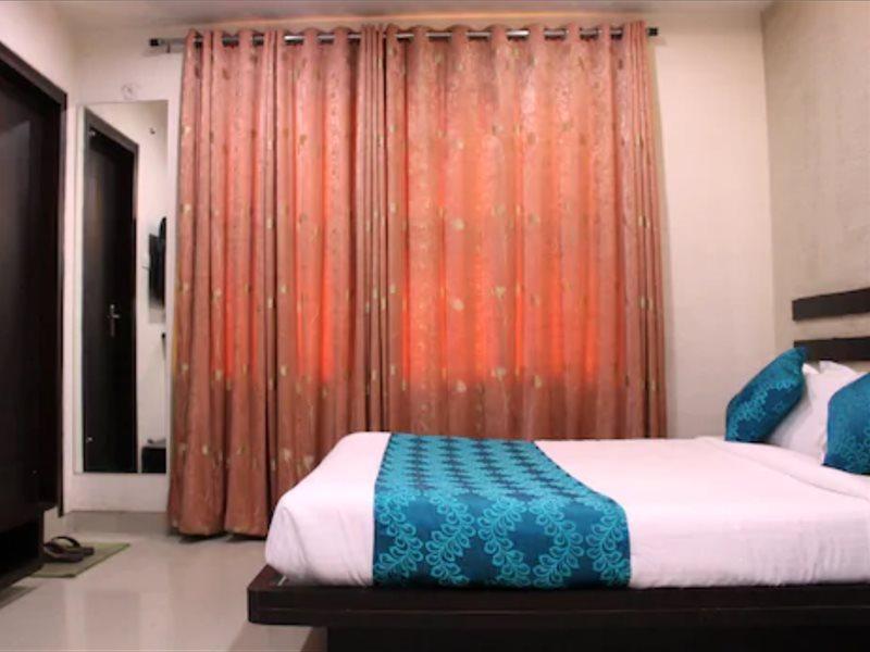 Rāipur Hotel Aarya Inn מראה חיצוני תמונה